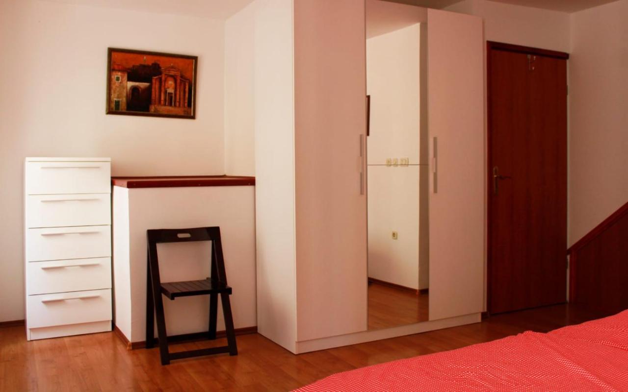 Apartment Roby Vrsar Luaran gambar